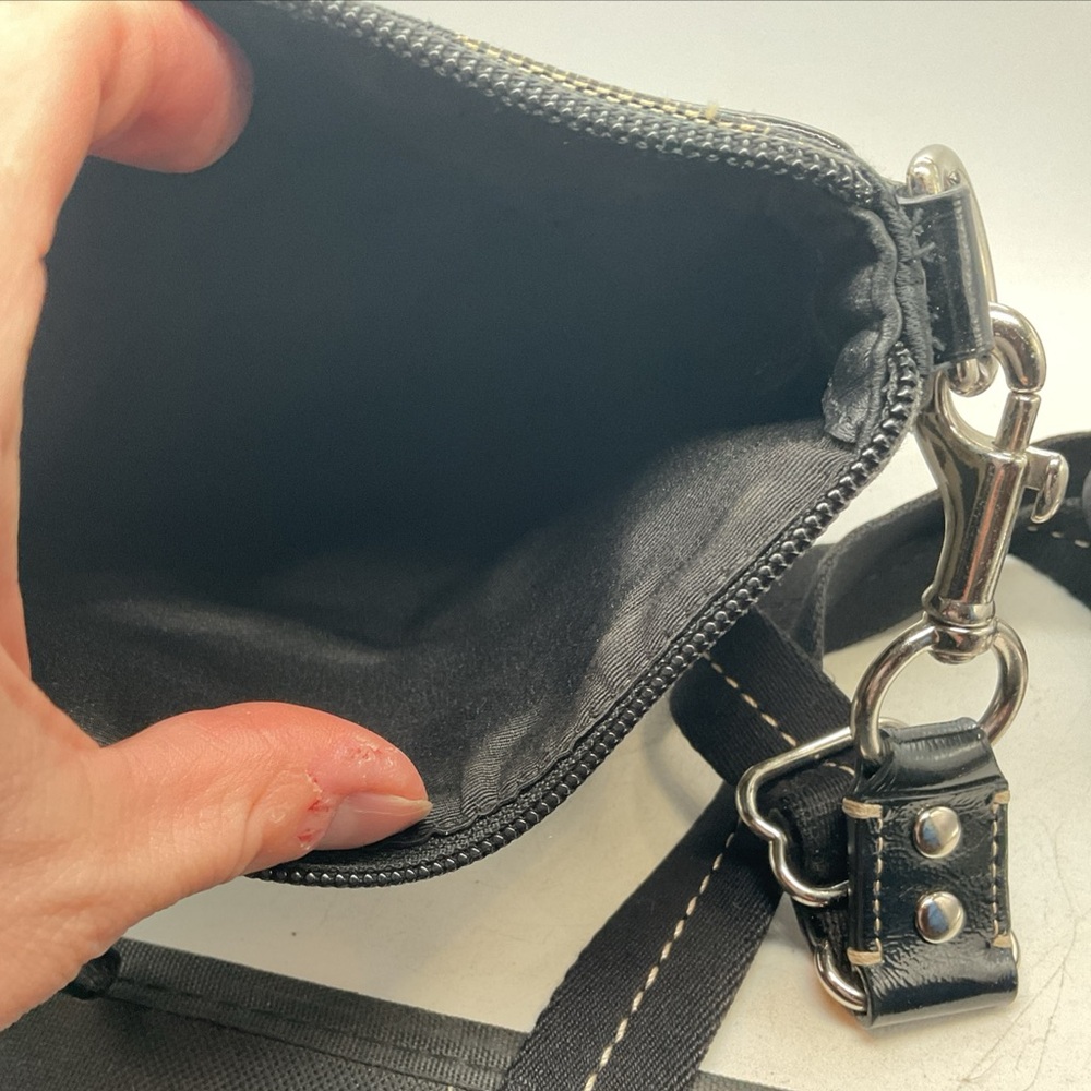 Coach Signature C - Black and Tan Designer Crossbody Shoulder Bag - Picture 6 of 7